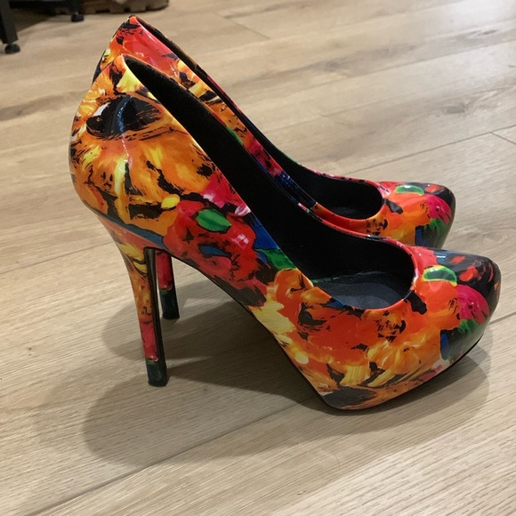 Floral stilettos - Picture 1 of 6